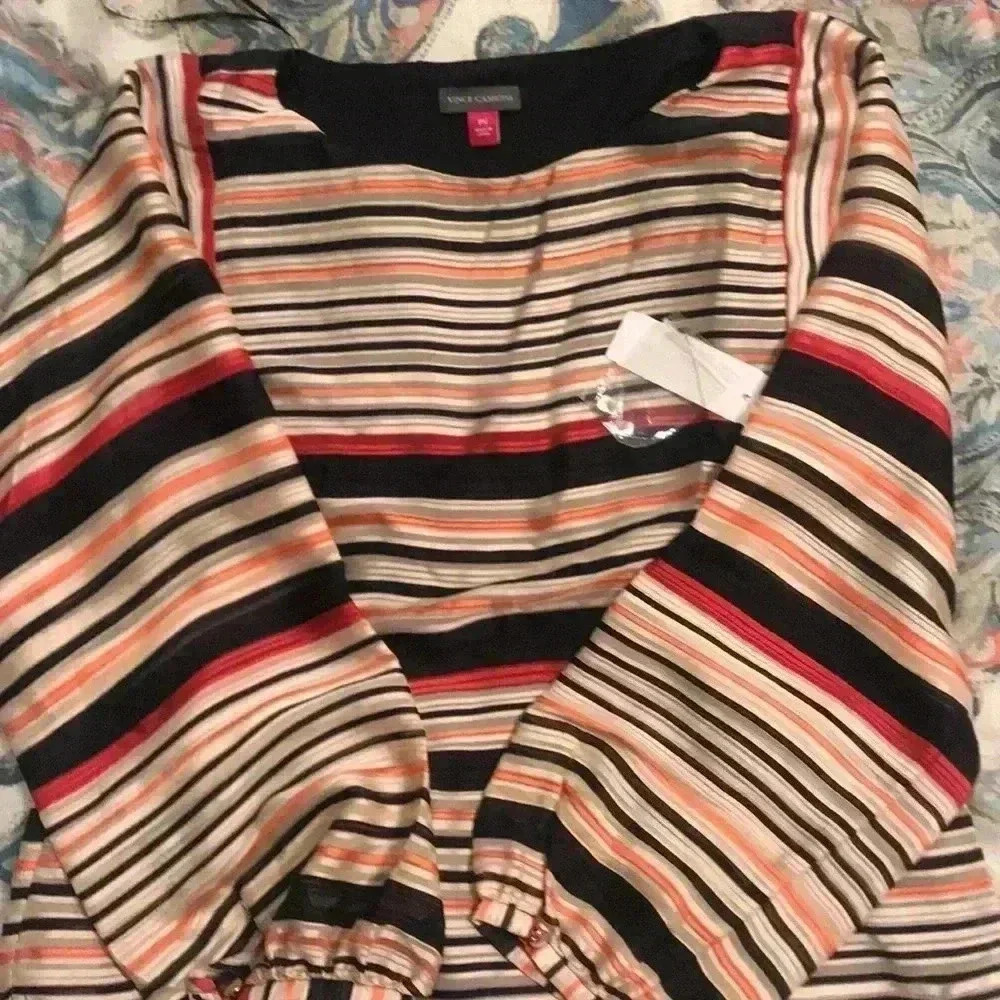 NWT Vince Camuto blouse petite small